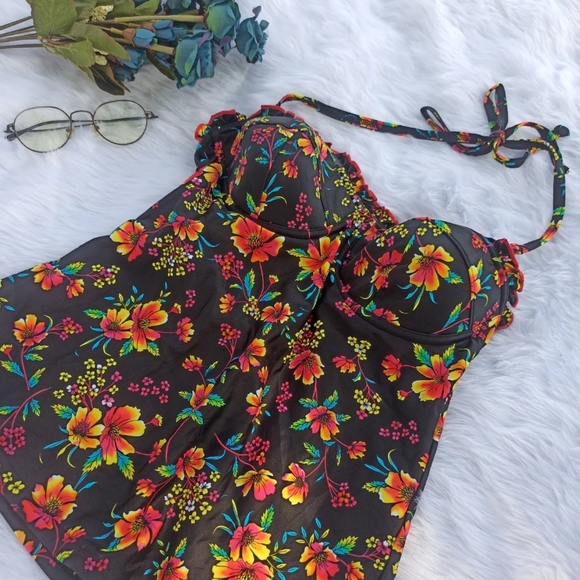 Tops - Hot sleevless top